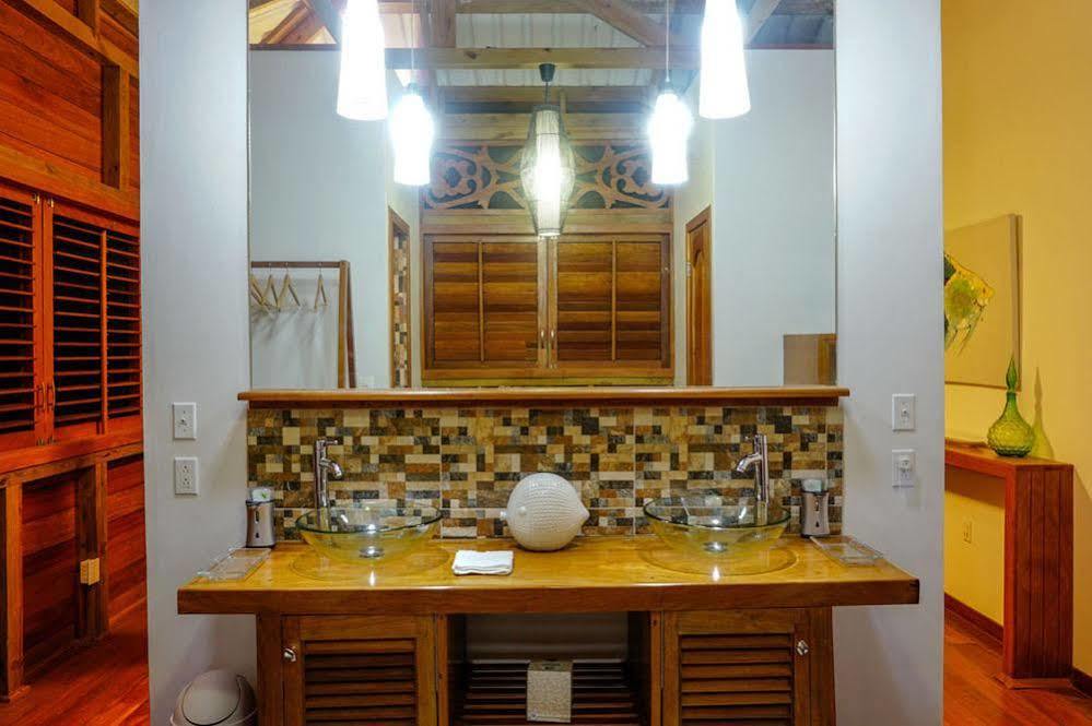 Hotel The Hummingbird Bocas del Toro Esterno foto